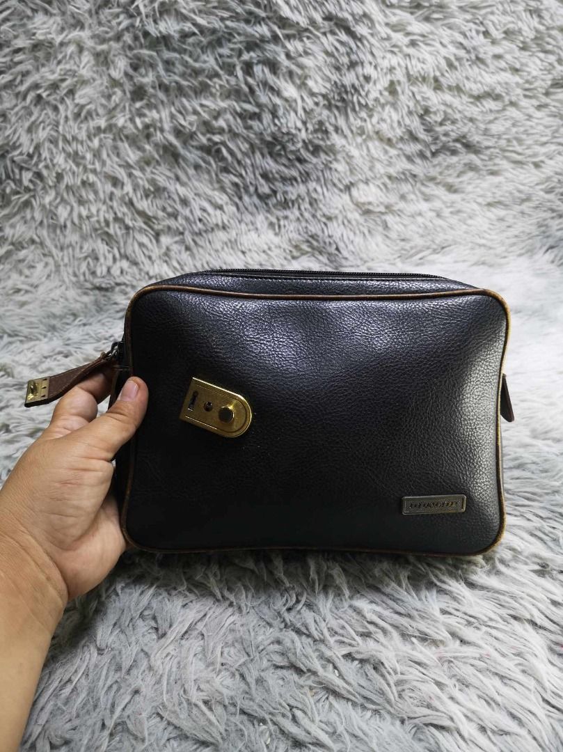 Black leather Zipper Closure Clutch Bag (Category: Belt bags, Clutches and Pouches) located in Santa Cruz. Submitted by jmy_surplus.2 (Listing ID 1467913446, Image 2). Description: Size ; L - 8.3 W - 9.4 Color ; Black Type ; Clutch Brand ; No Brand Material ; Leather Style ; Black leather Clutch Bag LG 117 JMY 3 Batch #225.