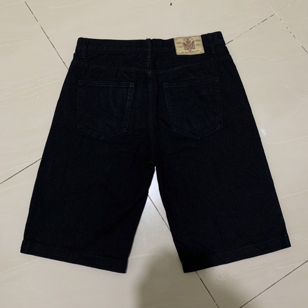 Black Long Denim Jorts (Category: Shorts) located in Dalaguete. Submitted by offrack.ph (Listing ID 1467990423, Image 3). Description: ❗️FOR SALE Black Long Denim Jorts WAIST 34 ON TAG LENGTH 24.5 LEGHOLE 11 COLOR RATE 10/10 EXCELLENT CONDITION CAN SHIP VIA J&T✈️ 📩.