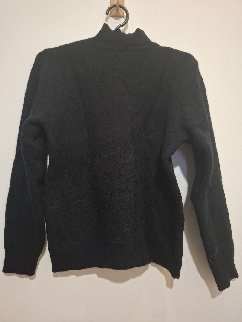 Black Mock Neck Knit Sweater (Category: Babies & Kids Fashion) located in Imus. Submitted by maggieforce (Listing ID 1467931789, Image 1). Description: - size 10Y in Shein, but worn by my 7Y son - Color: Solid black - Material: Soft and warm wool-blend fabric - Design: Ribbed mock neckline, cuffs, and hem - Fit: Relaxed, long sleeves - Style: Classic winter basic that matches everything.