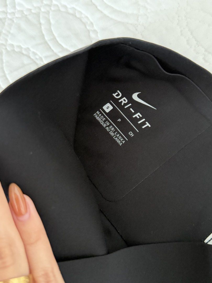 Black Nike Leggings (Category: Activewear) located in Quezon City. Submitted by kelangot (Listing ID 1467900398, Image 3). Description: Selling this item in great condition! Brand: nike Size: small Condition: worn only once or twice Color: black RFS: decluttering 📦 Shipping: C/O buyer 💸 Payment: GCash, BPI, or GoTyme Feel free to message me for inquiries Strictly no cancellations, returns, or refunds. Happy shopping! ♡.