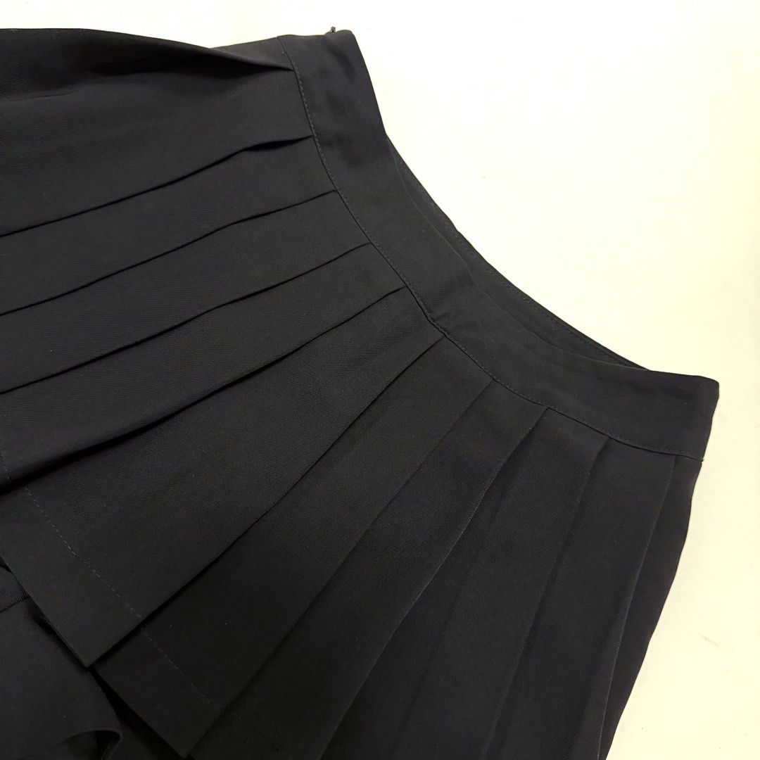 Black Pleated Trouser Skort [24-25] (Category: Other Bottoms) located in Malabon City. Submitted by k_intimates (Listing ID 1467945217, Image 2). Description: Details: • Size 24-25” • Like new.