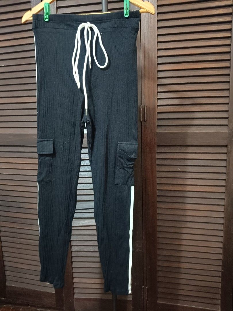 Black Ribbed Cargo Jogger Pants (Category: Jeans) located in Manila. Submitted by byjrb (Listing ID 1468040575, Image 1). Description: 🛍️ Brand-new items from SHEIN, Emery Rose, Zaful & more! Size : Small to Medium 📦 Shipping: LBC / J&T / Lalamove 💸 MOP: GCash / BPI only DM for inquiries! 💌.