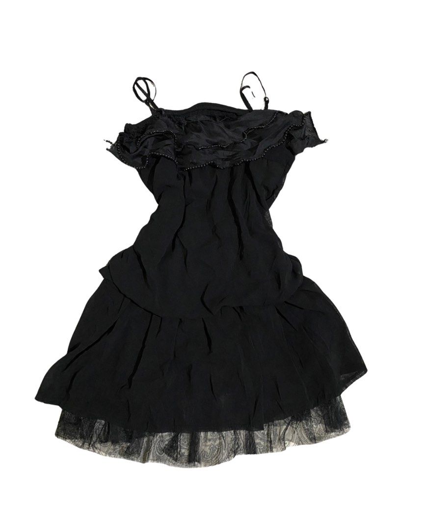 black ruched peplum top with tiered ruffled hem (Category: Others Tops) located in Manila. Submitted by rainy.finds (Listing ID 1467937996, Image 1). Description: can fit s-m flaws: missing very few beads w16 l25 m: 299 s: 349 g: 399 bid: +10 increment from grab price lock: 499 (au) eob is on oct. 15 (5pm).