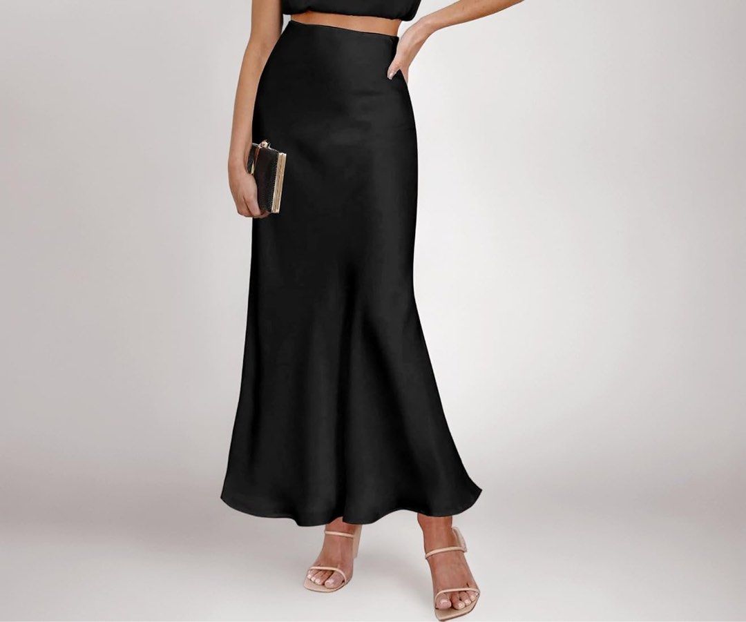 BLACK satin skirt (Category: Skirts) located in San Jose del Monte. Submitted by mamiracky (Listing ID 1467925434, Image 1). Description: High quality .
