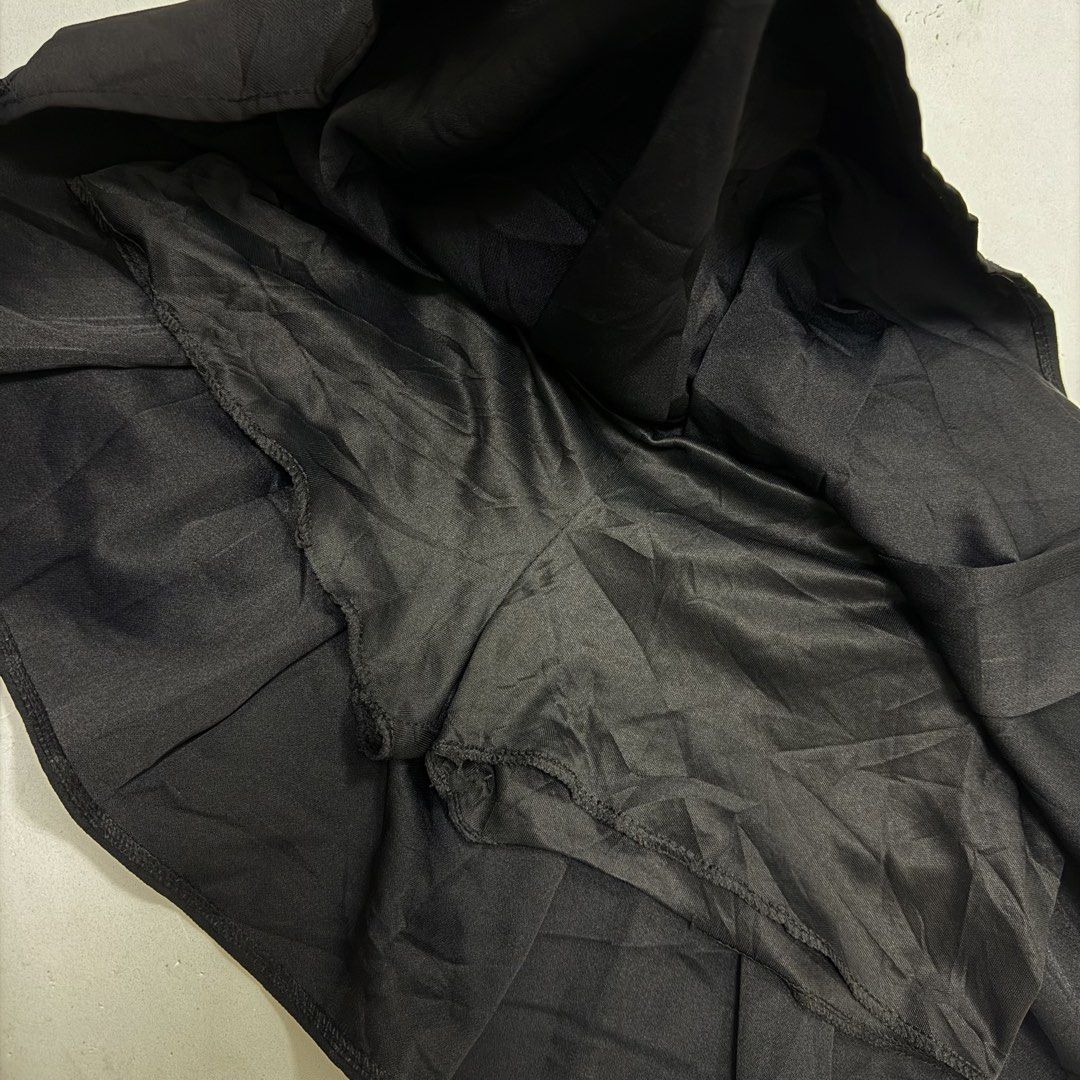 Black Trouser Mini Skort [25-26] (Category: Other Bottoms) located in Malabon City. Submitted by k_intimates (Listing ID 1467947235, Image 3). Description: Details: • Size 25-26” / approx 12.5” length • No issues • With inner shorts.