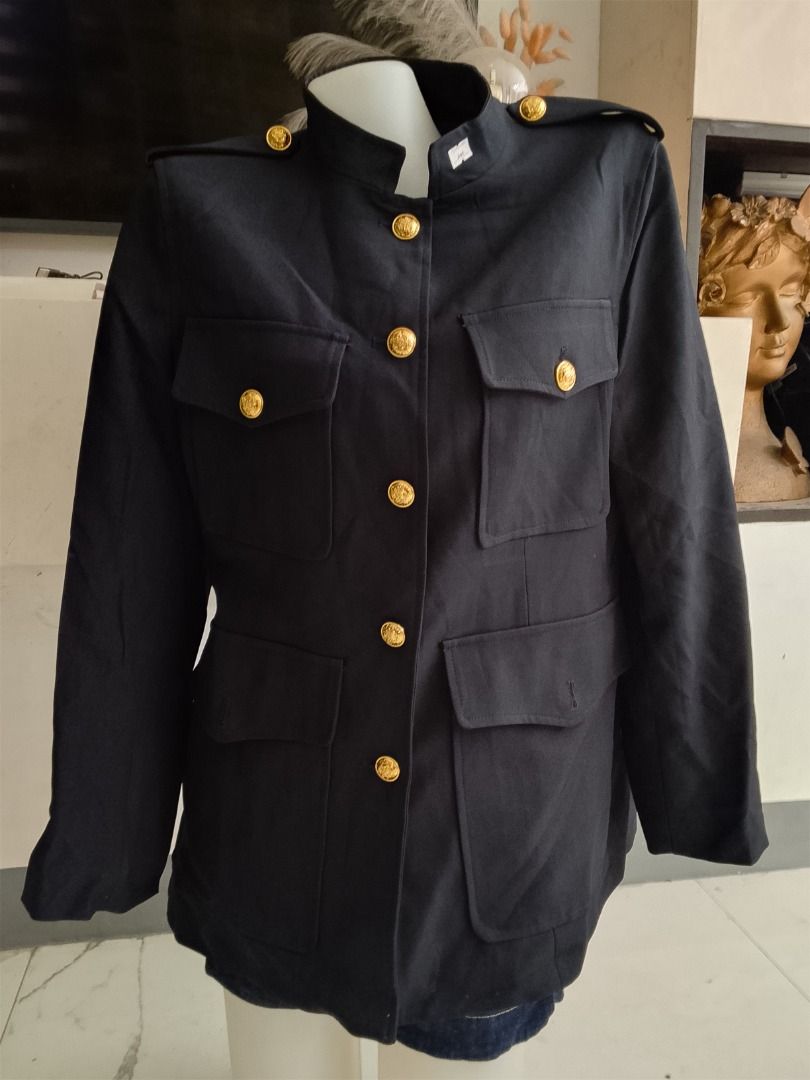 Blazer Large (Category: Coats, Jackets and Outerwear) located in Quezon City. Submitted by kema2191 (Listing ID 1466015118, Image 2). Description: .