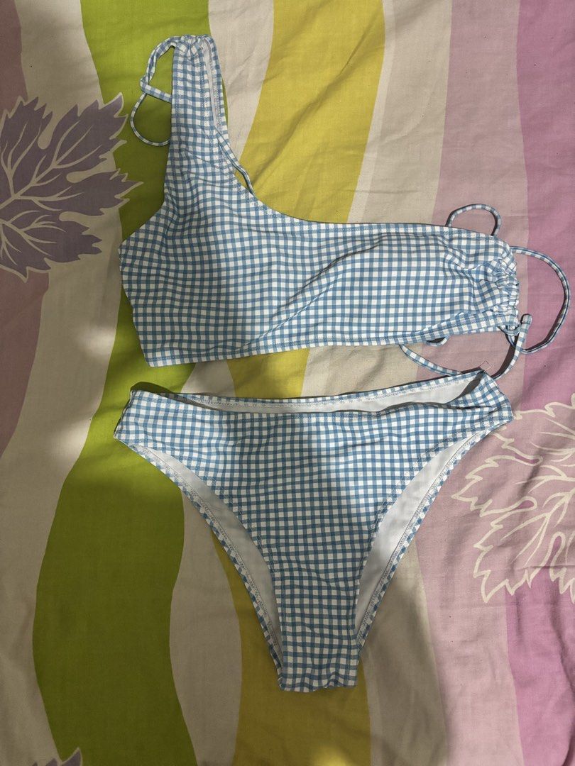 blue and white one sided bikini set (Category: Bikinis & Swimsuits) located in Manila. Submitted by iyahpreloved_ (Listing ID 1468005208, Image 1). Description: .