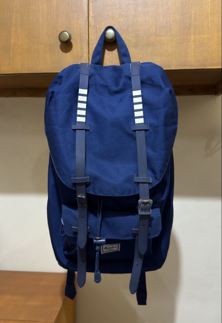 BLUE HERSCHEL BAG (Category: Backpacks) located in Manila. Submitted by urban.vintage (Listing ID 1467976606, Image 1). Description: ISSUE: SEE THE PICS FOR ISSUE (NEED WASH) MOP :GCASH (NO COD) SHIP VIA: LALAMOVE & J&T LOCATION: PASIG CITY .