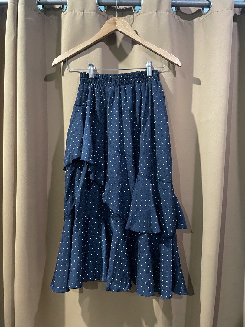 Blue Polka Dot Ruffle Tiered Skirt (Category: Skirts) located in Quezon City. Submitted by smileclothingline (Listing ID 1467855983, Image 2). Description: may himulmol na part 🚚Courier: J&T/Lalamove/Gogoexpress 📍Shipping fee depends on your location 💸Mode of Payment: BPI/Gcash/Paymaya ‼️Payment first, only then will ship the item.