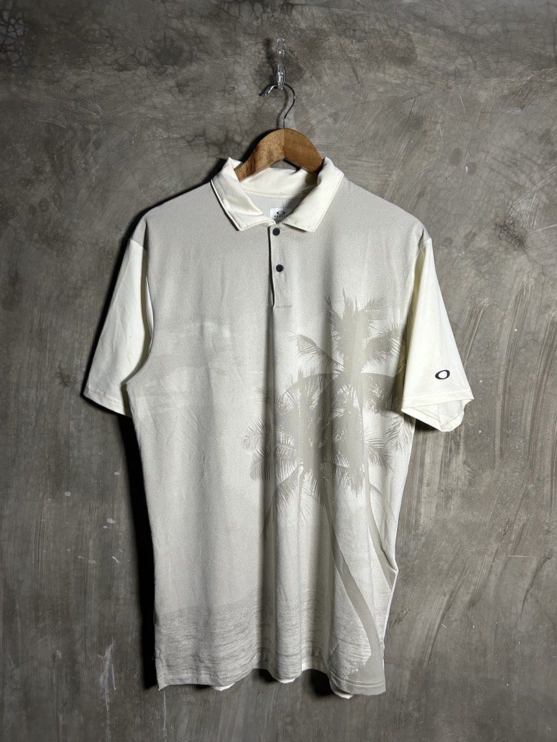 NWT Oakley - Reduct Polo in Arctic White (Category: Tshirts & Polo Shirts ) located in Tayabas. Submitted by streetdepartment (Listing ID 1468002004, Image 2). Description: NWT Oakley - Reduct Polo in Arctic White Excellent condition Issue: minimal stain Size: L-XL Measurements (inches): Width: 22.5” Length: 30.5” Dm to purchase! Note: Manage your expectations as you are dealing with secondhand items. Color may vary due to lighting. No return / N