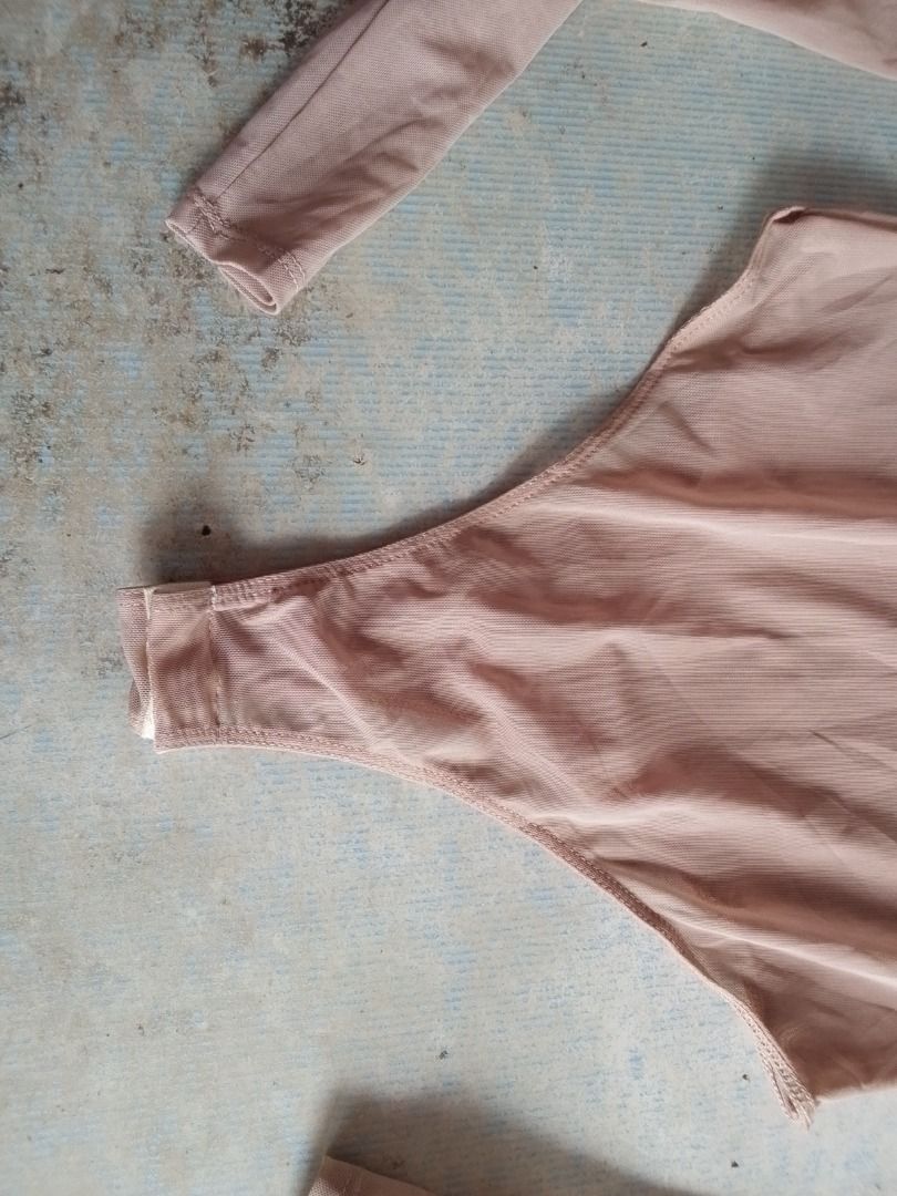 Bodysuit US BNEWTAG (Forever 21) (Category: Others Tops) located in Los Banos. Submitted by mania-62906 (Listing ID 1467871936, Image 3). Description: Authentic. US Small.