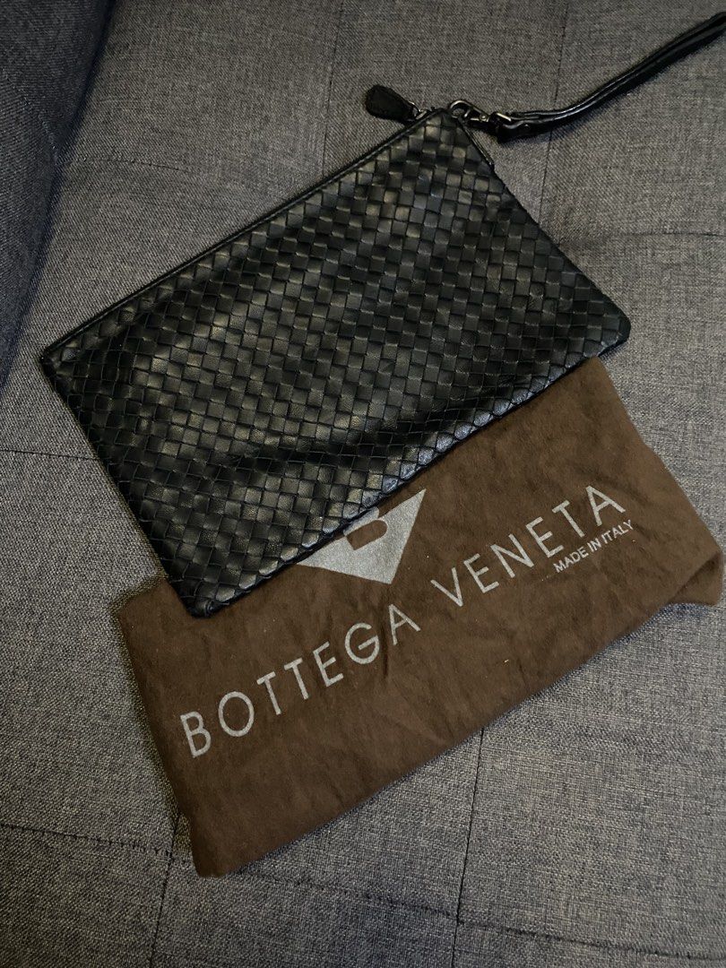 Bottega Veneta Handbag (Category: Luxury Bags & Wallets) located in Caloocan City. Submitted by luxurymurayta888 (Listing ID 1464856334, Image 1). Description: as is missing tag wash tag only japan surplus source no box no card of authenticity no refund no exchange need clean .
