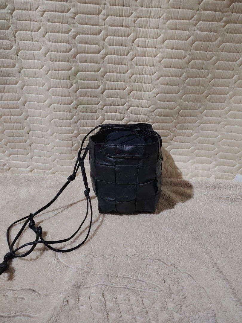 Bottega Veneta small canvas bag (Category: Luxury Bags & Wallets) located in Bislig. Submitted by tuazons21 (Listing ID 1468015253, Image 2). Description: GOOD CONDITION.