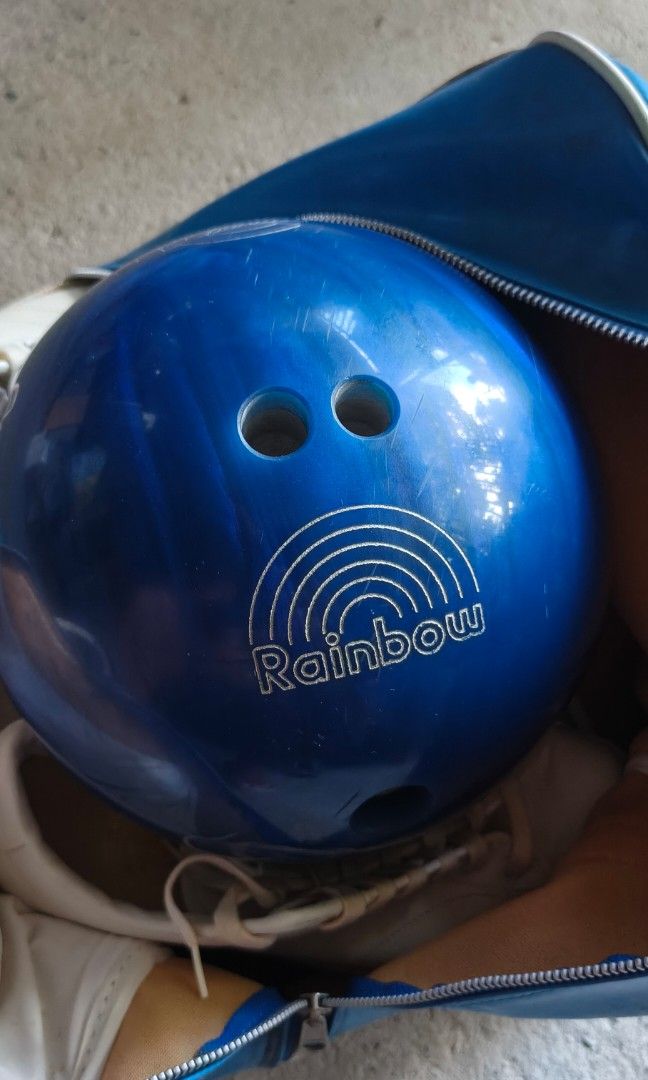 Bowling ball with bag and shoes (Category: Billiards and Bowling) located in San Pedro. Submitted by tristanjapansurplus (Listing ID 1467883247, Image 1). Description: ptpa selling my bowling ball came in Japan with bag and shoes 1550 pesos take all San Pedro Laguna location.