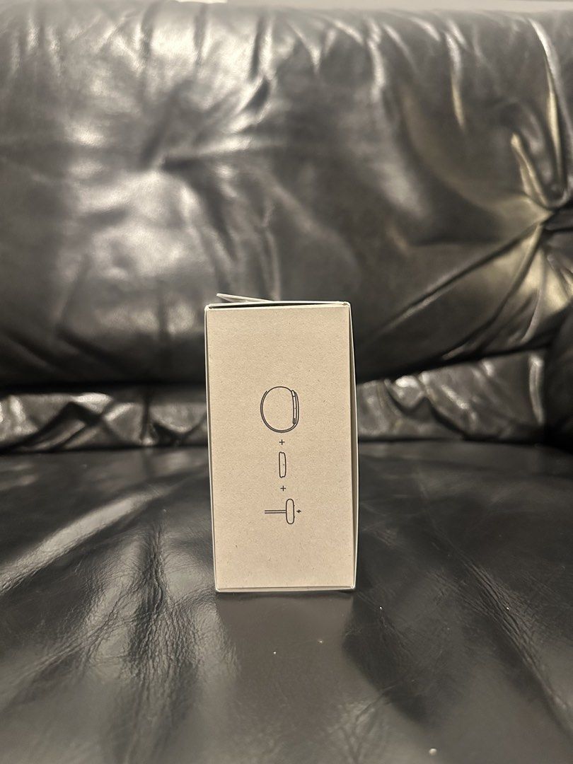 Brand New Google Fitbit Air (Category: Wearables & Smart Watches) located in Makati City. Submitted by al_ways.ph (Listing ID 1467889509, Image 2). Description: Selling Brand New Google Fitbit Air for 8,500 pesos. Loc: Makati City Mop: Gcash and Bdo Shipping must be shouldered by the buyer.
