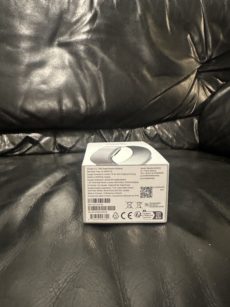 Brand New Google Fitbit Air (Category: Wearables & Smart Watches) located in Makati City. Submitted by al_ways.ph (Listing ID 1467889509, Image 3). Description: Selling Brand New Google Fitbit Air for 8,500 pesos. Loc: Makati City Mop: Gcash and Bdo Shipping must be shouldered by the buyer.