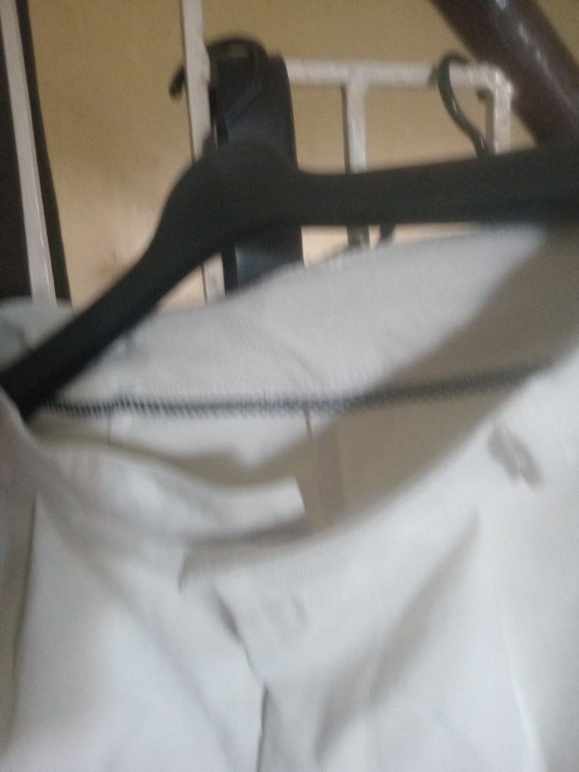 Branded White denim pants for your needs (Category: Activewear) located in Manila. Submitted by padillahe35291 (Listing ID 1467912346, Image 2). Description: medium size white denim.pants for your needs.