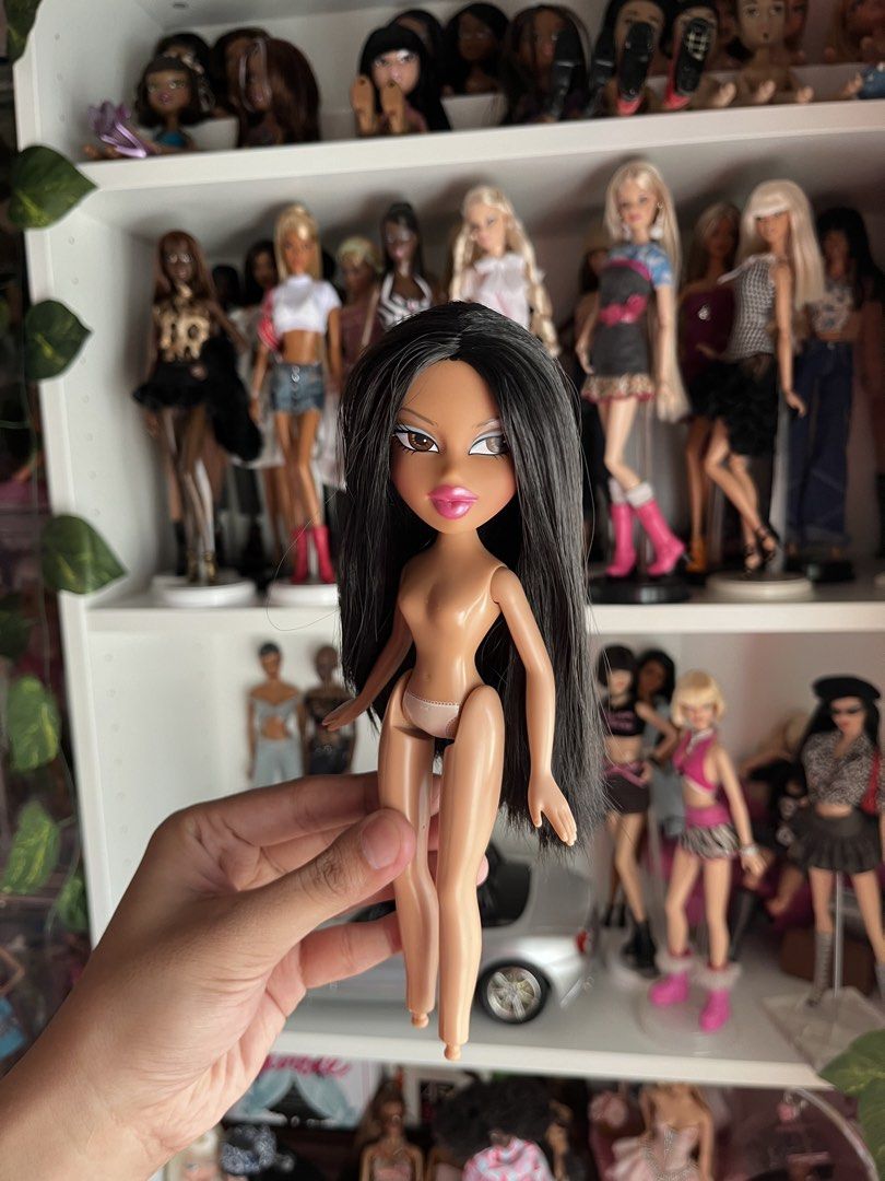 Bratz Kiana Repro (Category: Kids Toys) located in Makati City. Submitted by starboy17 (Listing ID 1467847269, Image 1). Description: Repro Rubbered hips .