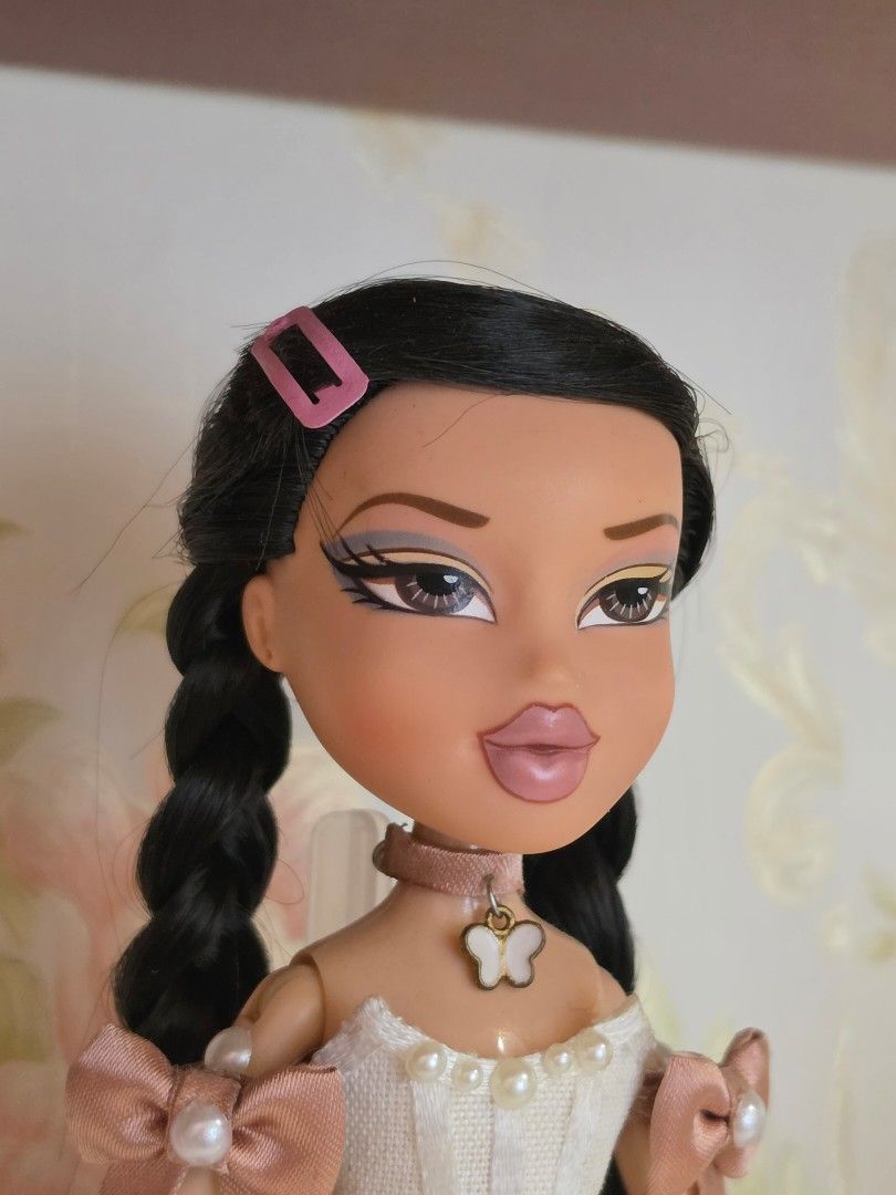 BRATZ Stepout Jade (Category: Other Merchandise) located in Angeles City. Submitted by joahaexo9 (Listing ID 1467845029, Image 2). Description: KINDLY READ SELLING POST ✨️ WTS LFB RUSH SELLING ‼️ BRATZ STEPOUT JADE (REBODIED) WITH CUSTOMIZED CLOTHES AND SHOES - 4500 note: WYSIWG. medyo faded yung last stroke nung sa eyebrow niya sa left side (shown sa pic) and she's rebodied po ^^ other than that, no issues na po siya (kindly respect my pricing d