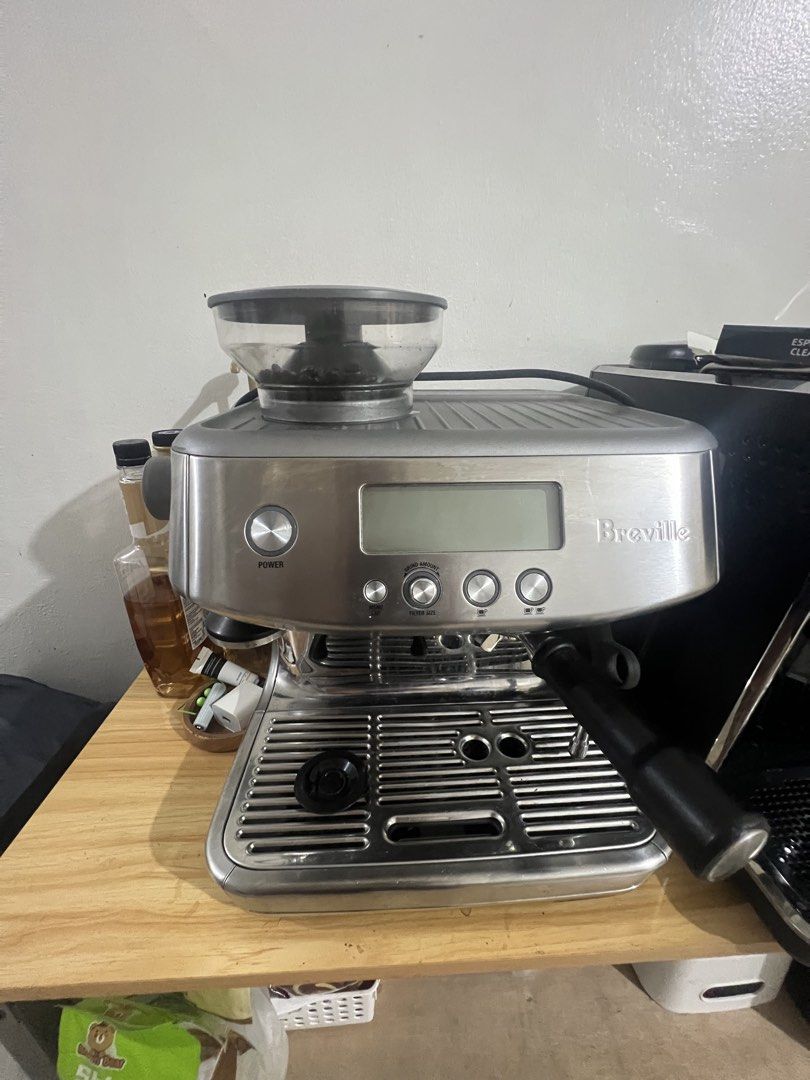Breville barista pro (Category: Coffee Machines & Makers) located in Manila. Submitted by justinebiller (Listing ID 1467895334, Image 1). Description: Used it for more than a year na No issues Nag upgrade lng kme for a fully automatic coffee machine(see last photo) 3 months na hndi nagagamit Pasay meet up or any nearby area 25,000 only.