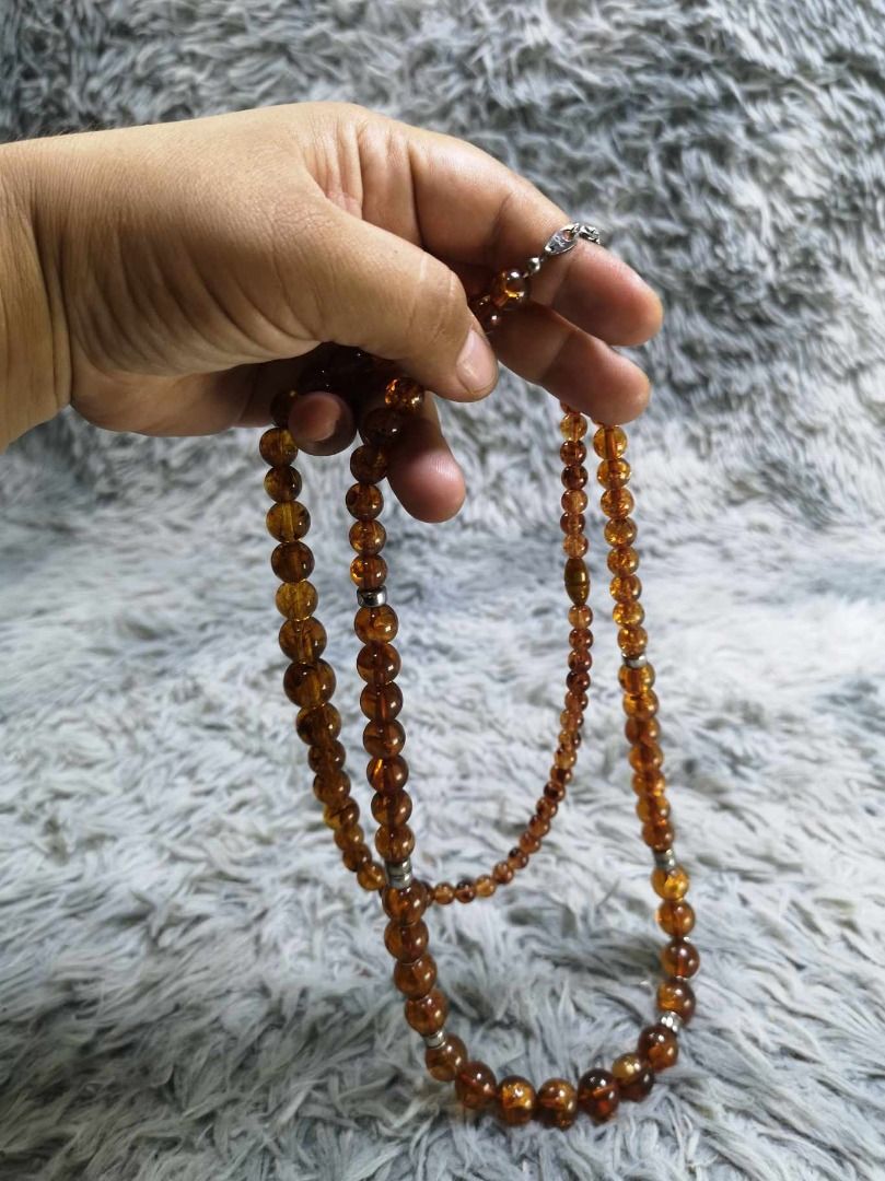 Brown Amber Toned Beaded Necklace & Coordinating Bracelet (Category: Necklaces) located in Santa Cruz. Submitted by jmy_surplus.2 (Listing ID 1467904792, Image 2). Description: Size : L - 12.6 W - 0.3 Color : Brown Type : Necklace & Bracelet Brand : No Brand Material : Pearl Style : Brown Beaded Necklace & Bracelet Set LG 117 JMY3 Batch #225.