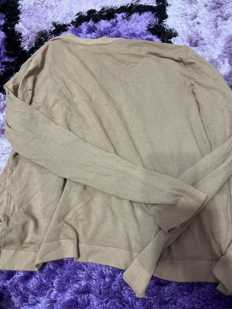 Brown cardigan basic (Category: Coats, Jackets and Outerwear) located in Taiping. Submitted by nadqeel (Listing ID 1467932681, Image 3). Description: Never worn condition 10/10 Fit size S-M *free with any purchase of of my listing.