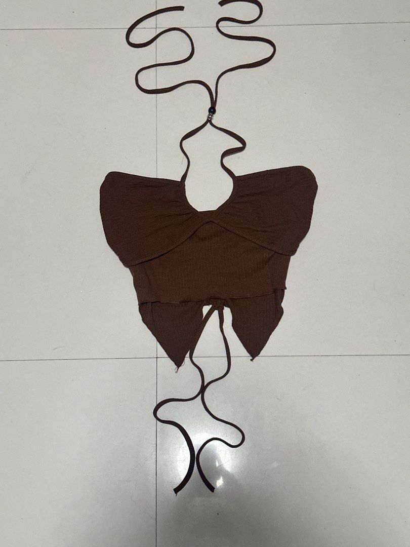 Brown Halter Top (Category: Sleeveless) located in Manila. Submitted by velaiyara (Listing ID 1467962292, Image 1). Description: xs-small slight loose threads sa baba.