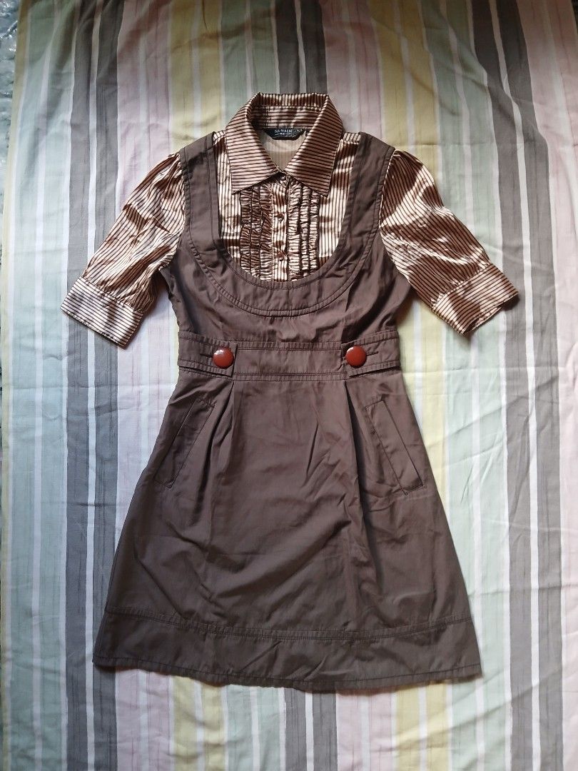 brown heisei retro dress | 2000s Y2K office siren, dark academia, retro preppy, librarian chic, vintage mod, Japanese/Korean fashion (Mori girl / Harajuku vintage) (Category: Dresses) located in Urdaneta. Submitted by anonie (Listing ID 1458767194, Image 1). Description: - can fit xs-s - with hidden side zipper - never been used - thrifted MOP: Gcash + shipping fee.