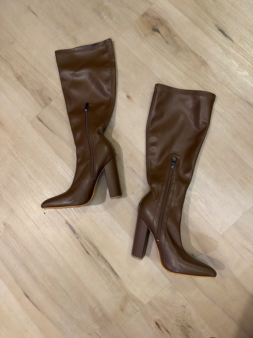 Brown Knee-High Block Heel Boots (Category: Boots) located in Manila. Submitted by _____car0usell (Listing ID 1467987598, Image 2). Description: fits 23 cm / size 6 / 36 .