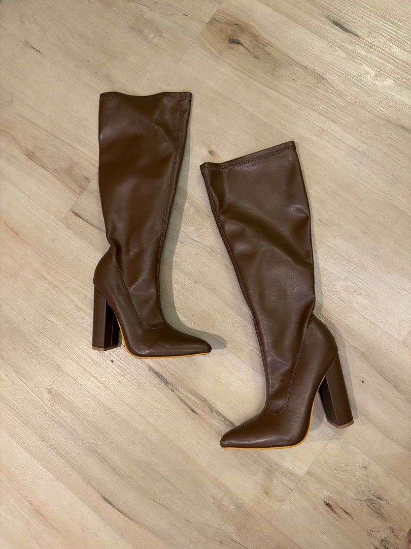 Brown Knee-High Block Heel Boots (Category: Boots) located in Manila. Submitted by _____car0usell (Listing ID 1467987598, Image 3). Description: fits 23 cm / size 6 / 36 .