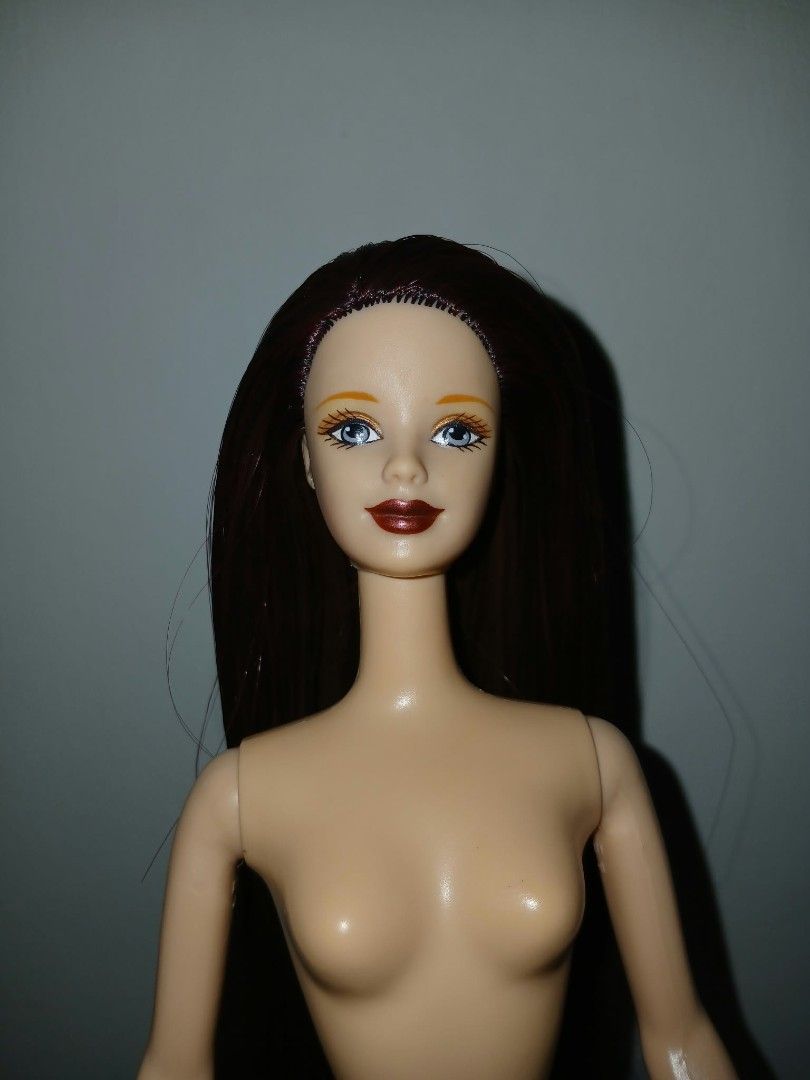 Brunette rerooted doll unique face (Category: Kids Toys) located in Subic. Submitted by frncnjntmr22 (Listing ID 1468013912, Image 3). Description: flaw sa likod ng neck may very very light cut non visible naman pag di inaangat .