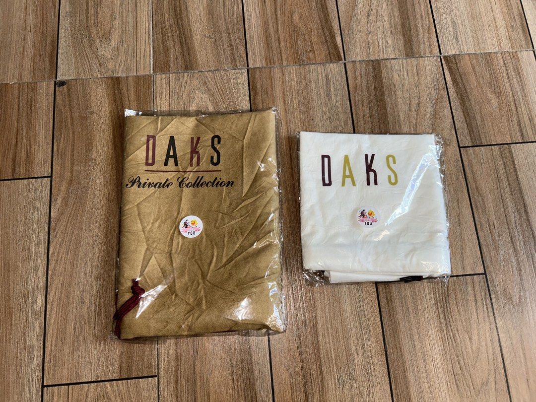 BUNDLE DUST BAG (DAKS) (Category: Purses & Pouches) located in General Santos City (Dadiangas). Submitted by grasya_12 (Listing ID 1467940020, Image 1). Description: BUNDLE DUST BAG - Indicated sa pic yong sizes - need wash.