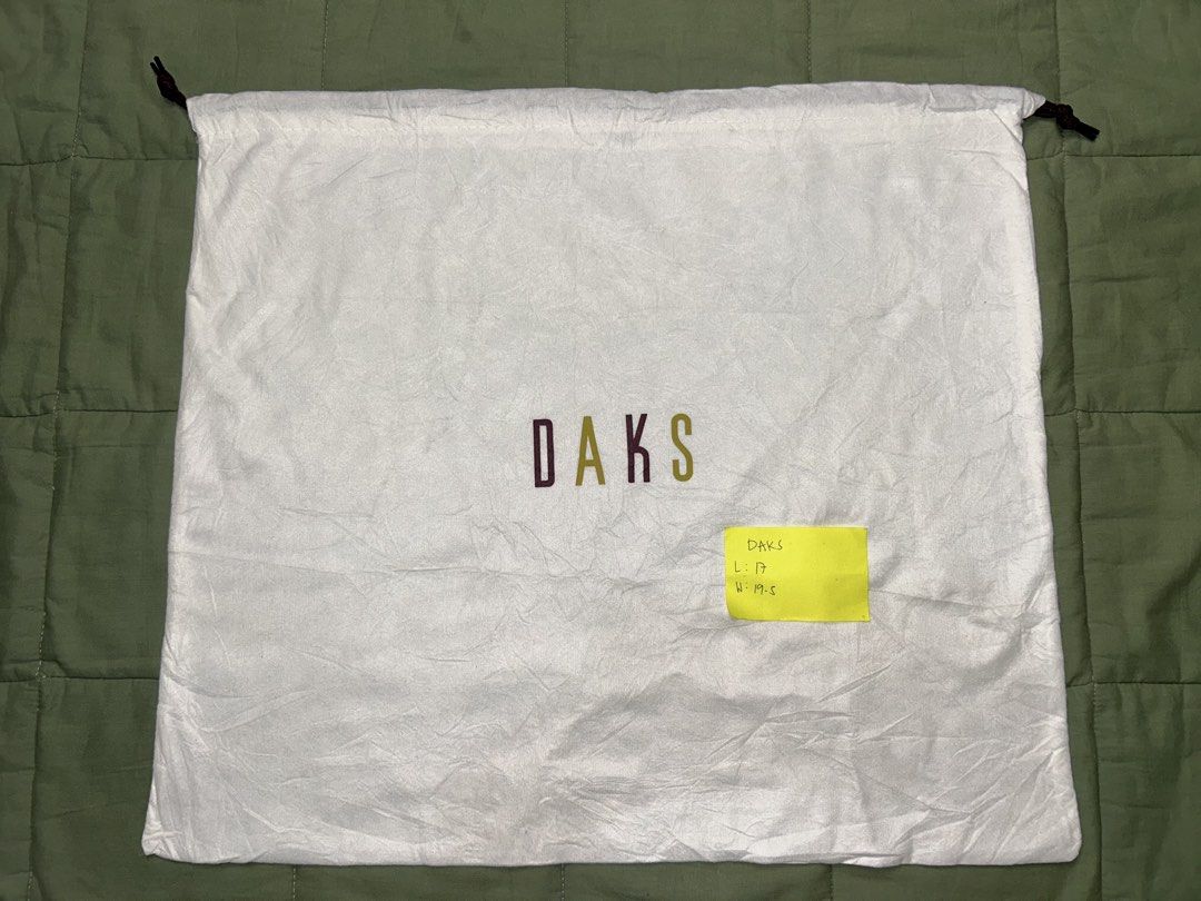 BUNDLE DUST BAG (DAKS) (Category: Purses & Pouches) located in General Santos City (Dadiangas). Submitted by grasya_12 (Listing ID 1467940020, Image 2). Description: BUNDLE DUST BAG - Indicated sa pic yong sizes - need wash.