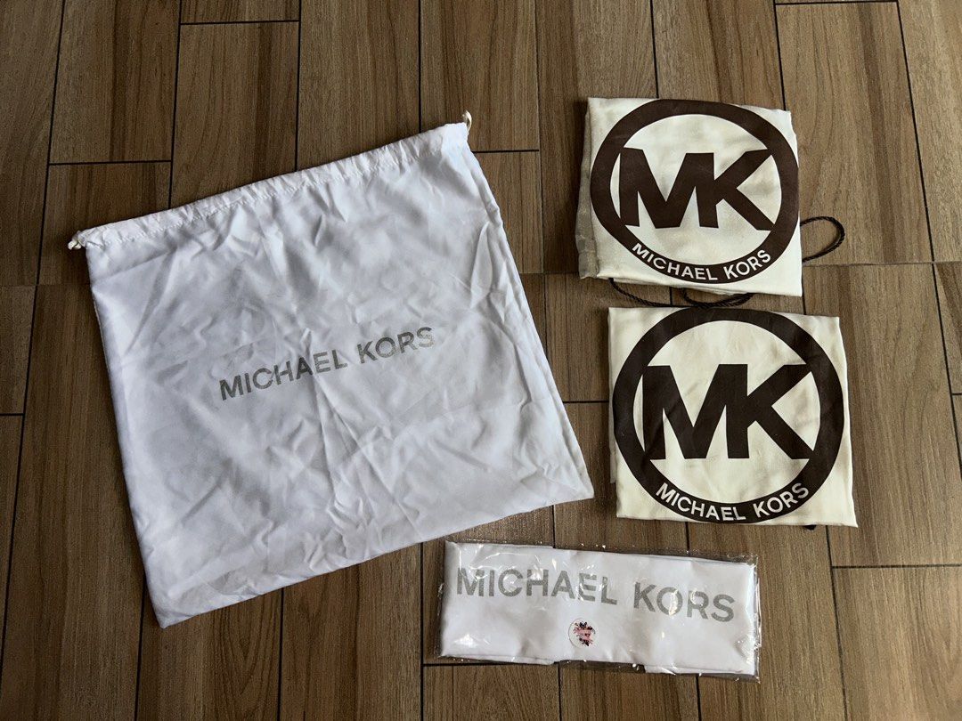 BUNDLE MK DUST BAG (Category: Purses & Pouches) located in General Santos City (Dadiangas). Submitted by grasya_12 (Listing ID 1467939459, Image 1). Description: BUNDLE DUST BAG - Indicated sa pic yong sizes - need wash.