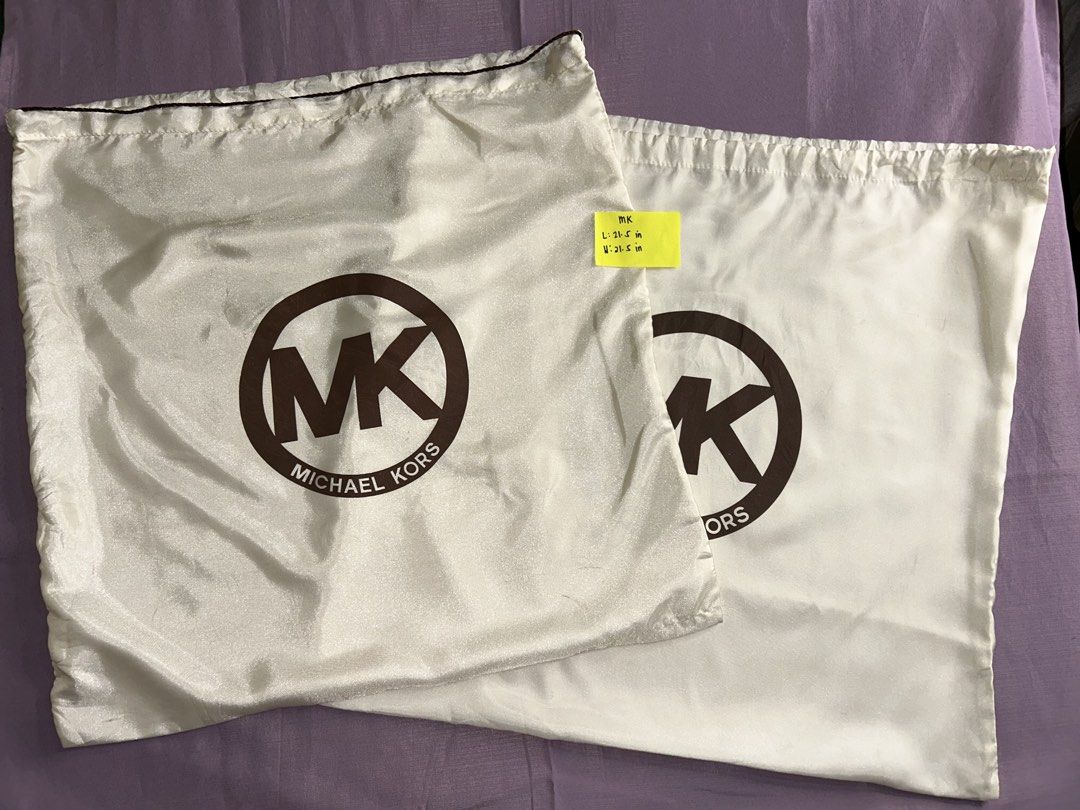 BUNDLE MK DUST BAG (Category: Purses & Pouches) located in General Santos City (Dadiangas). Submitted by grasya_12 (Listing ID 1467939459, Image 3). Description: BUNDLE DUST BAG - Indicated sa pic yong sizes - need wash.