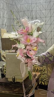 Bunga Tangan Nikah Cascade Pink (Wedding), Hobbies & Lifestyle ...