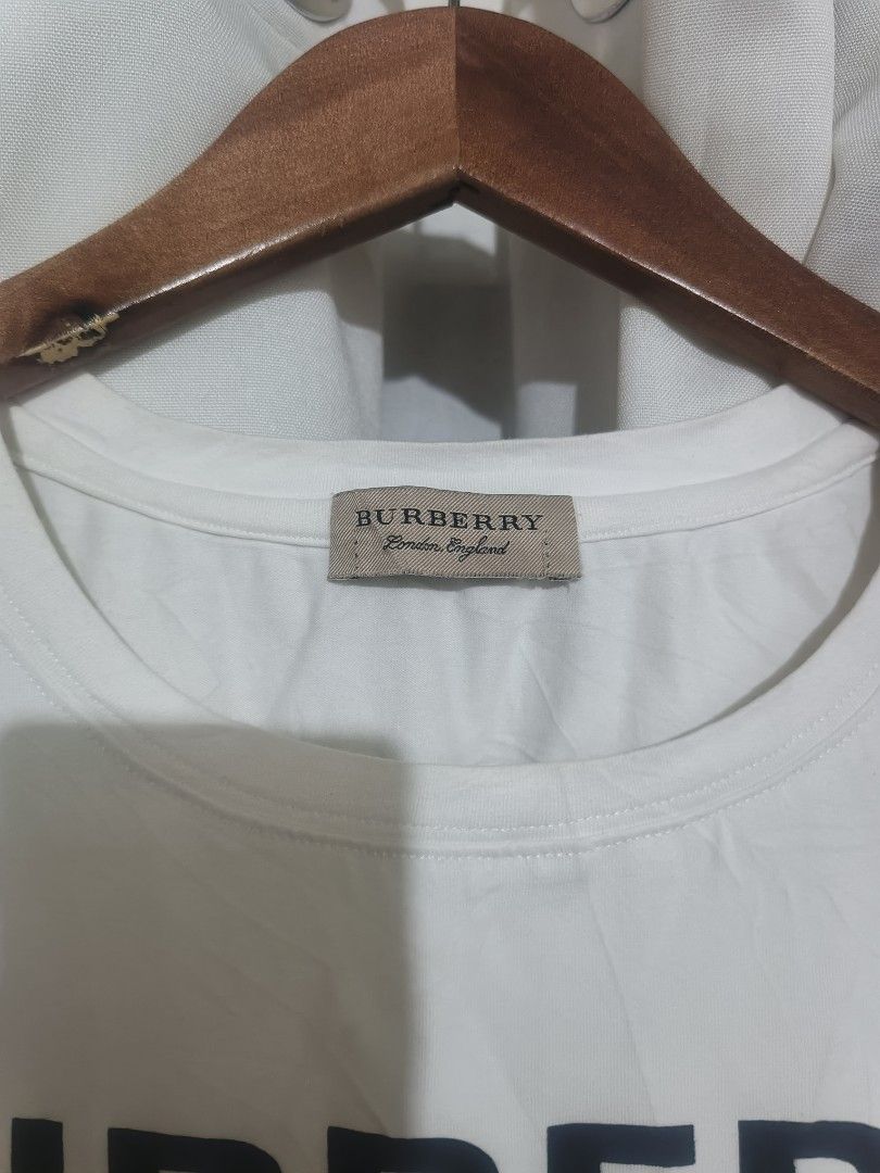 Burberry (Category: Shirts) located in Koronadal. Submitted by zxckeeeny_ (Listing ID 1467993410, Image 3). Description: Burberry ‎17x23 ‎excellent ‎9.3/10 ‎stretchable ‎.