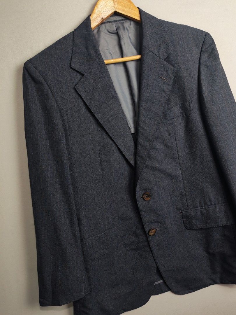 Burberry Blazer Jacket Mens Vintage (Category: Coats, Jackets and Outerwear) located in Baguio. Submitted by luxuryph2600_eric (Listing ID 1467845926, Image 3). Description: Burberry Vintage Blazer Jacket 📌 Details⬇️⬇️⬇️ 📍Excellent Condition 📍Dimes Sleeve 23.5" Chest 15" Pit to Pit 22" Length 30" 📍Color Rate 10/10 📍Size Medium 💰 PRICE 2000 FREE SHIPING 📌Loc. Baguio City Shipping Via J&T Reminder : Items are Thrifted and carefully Selected 