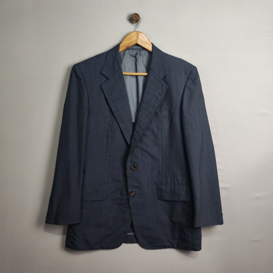 Burberry Blazer Jacket Mens Vintage (Category: Coats, Jackets and Outerwear) located in Baguio. Submitted by luxuryph2600_eric (Listing ID 1467845926, Image 1). Description: Burberry Vintage Blazer Jacket 📌 Details⬇️⬇️⬇️ 📍Excellent Condition 📍Dimes Sleeve 23.5" Chest 15" Pit to Pit 22" Length 30" 📍Color Rate 10/10 📍Size Medium 💰 PRICE 2000 FREE SHIPING 📌Loc. Baguio City Shipping Via J&T Reminder : Items are Thrifted and carefully Selected 
