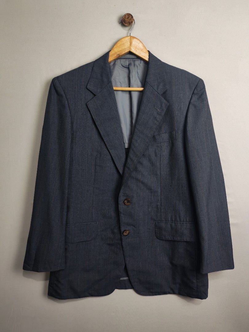 Burberry Blazer Jacket Mens Vintage (Category: Coats, Jackets and Outerwear) located in Baguio. Submitted by luxuryph2600_eric (Listing ID 1467845926, Image 2). Description: Burberry Vintage Blazer Jacket 📌 Details⬇️⬇️⬇️ 📍Excellent Condition 📍Dimes Sleeve 23.5" Chest 15" Pit to Pit 22" Length 30" 📍Color Rate 10/10 📍Size Medium 💰 PRICE 2000 FREE SHIPING 📌Loc. Baguio City Shipping Via J&T Reminder : Items are Thrifted and carefully Selected 