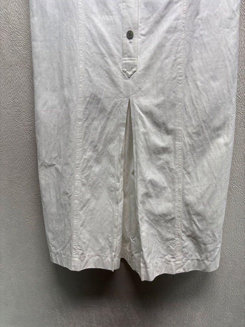 Burberry Dress (Category: Dresses) located in Baybay. Submitted by thrift.ed2023 (Listing ID 1468013609, Image 3). Description: Burberry Dress Medium to Large 18x39 No aissue Need Wash Good as New.
