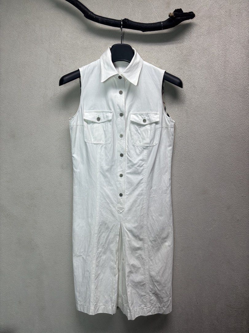 Burberry Dress (Category: Dresses) located in Baybay. Submitted by thrift.ed2023 (Listing ID 1468013609, Image 1). Description: Burberry Dress Medium to Large 18x39 No aissue Need Wash Good as New.