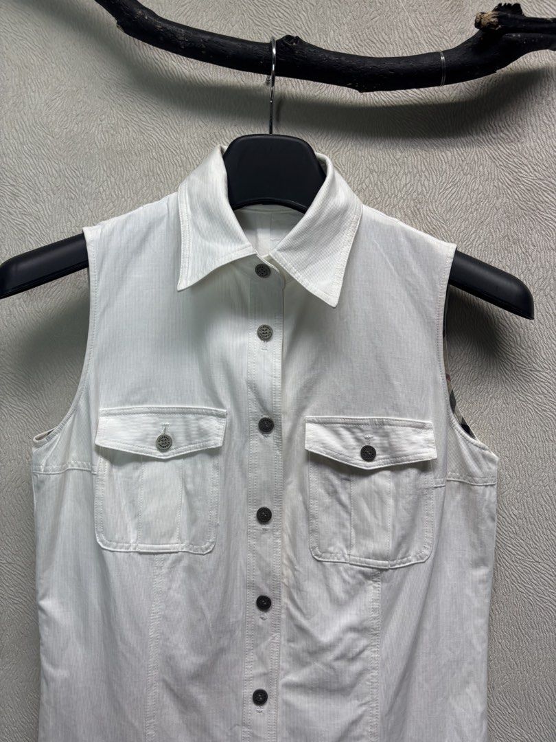 Burberry Dress (Category: Dresses) located in Baybay. Submitted by thrift.ed2023 (Listing ID 1468013609, Image 2). Description: Burberry Dress Medium to Large 18x39 No aissue Need Wash Good as New.