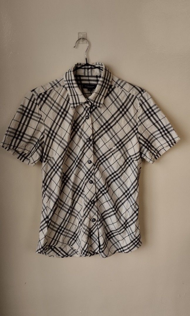 Burberry plaid (Category: Coats, Jackets and Outerwear) located in General Santos City (Dadiangas). Submitted by fastfish_4e91c5 (Listing ID 1467922773, Image 1). Description: Width 17 Length 25 no issue.