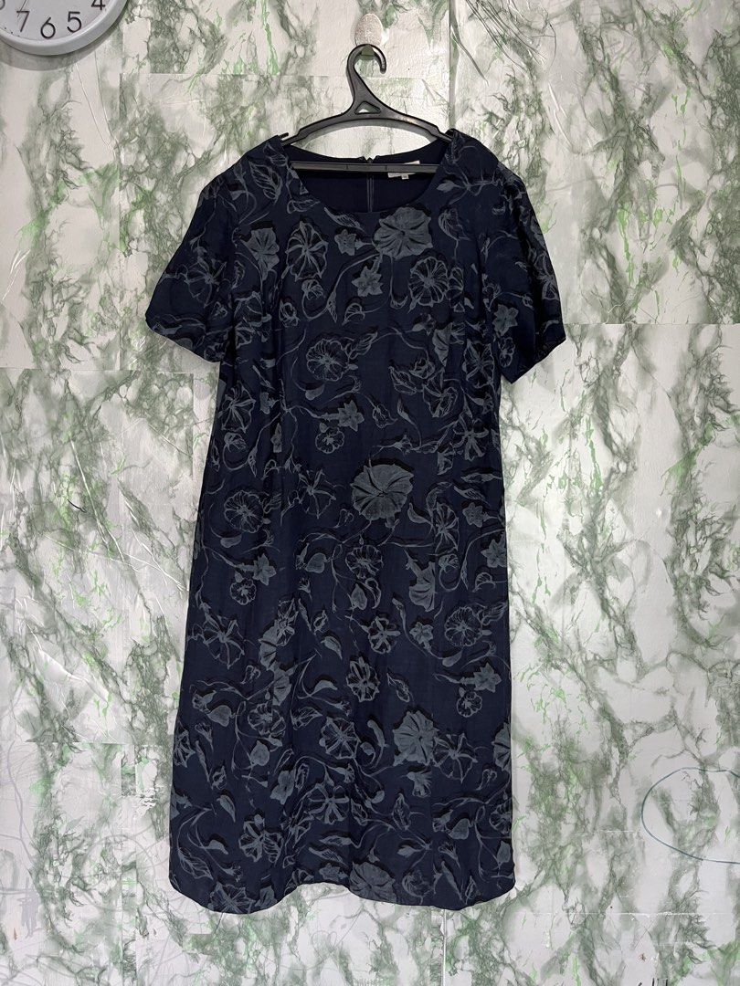 Burberrys' Vintage Dress (Category: Luxury Apparel) located in Bulacan. Submitted by letsfindukaywithme (Listing ID 1468041787, Image 2). Description: Burberrys Vintage Dress Size 13 20x44" Fit small-medium body frame Like new No issue +sf payment first Ship via J&T.