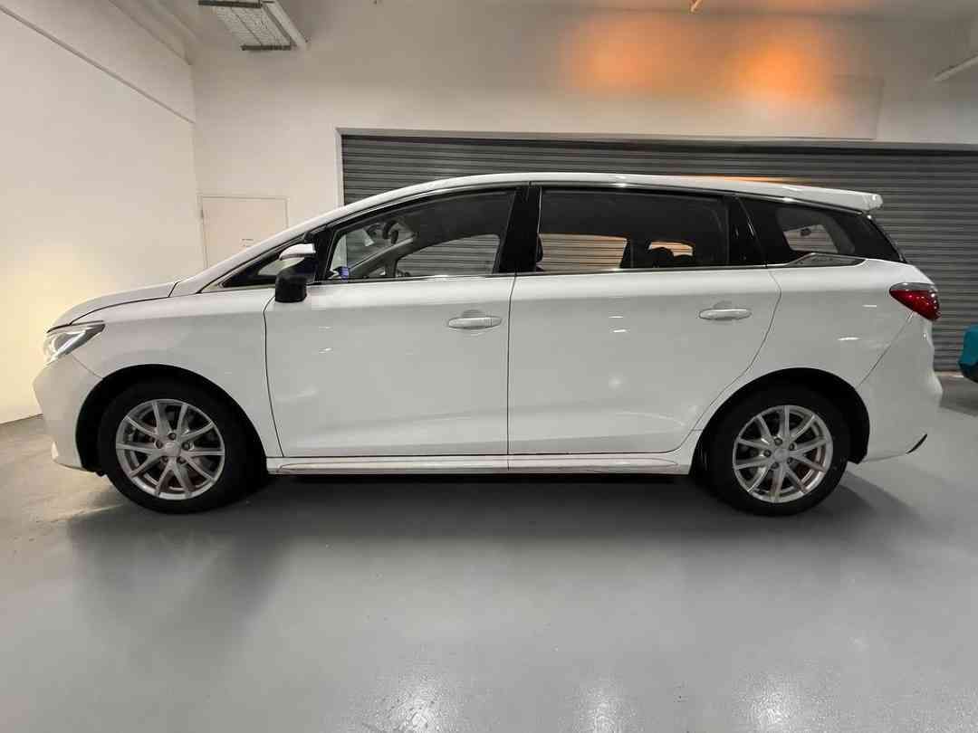 BYD e6 Electric [71.7 kWh] (A) (Category: Used Cars) located in Singapore. Submitted by vincar_pre-owned (Listing ID 1466201942, Image 2). Description: 8y/500k km battery warranty. 1 owner. Perfect MPV for whole family with comfortable legroom space and ample boot space. Contact us today to arrange a viewing at the V1ncar pre-owned showroom now! Features: Powered by electric motor with blade battery mated to single speed transmission producing 93