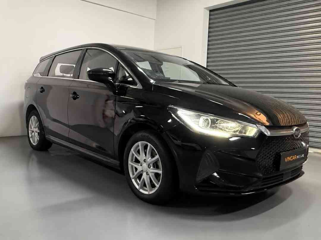 BYD e6 Electric [71.7 kWh] (A) (Category: Used Cars) located in Singapore. Submitted by vincar_pre-owned (Listing ID 1466202023, Image 1). Description: 8y/500k km battery warranty. 1 owner. Perfect MPV for whole family with comfortable legroom space and ample boot space. Contact us today to arrange a viewing at the V1ncar pre-owned showroom now! Features: Powered by electric motor with blade battery mated to single speed transmission producing 93