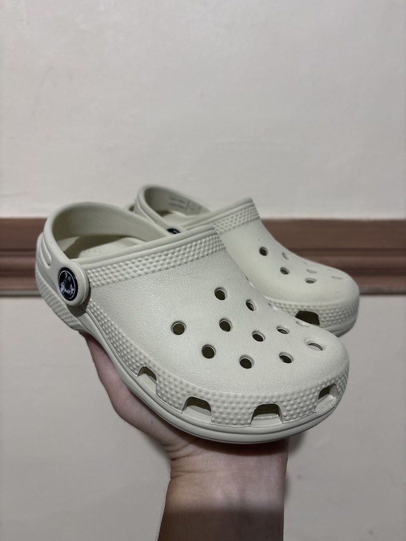 C10 crocs (Category: Babies & Kids Fashion) located in Imus. Submitted by littlebooythriftstore (Listing ID 1467935549, Image 2). Description: Bacoor.