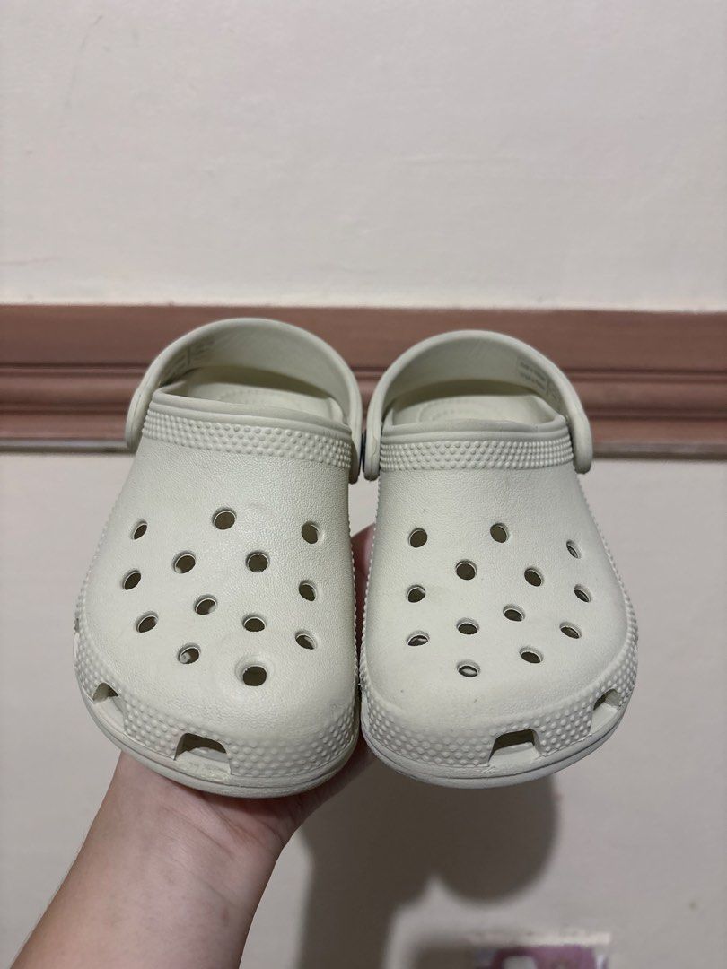 C10 crocs (Category: Babies & Kids Fashion) located in Imus. Submitted by littlebooythriftstore (Listing ID 1467935549, Image 1). Description: Bacoor.