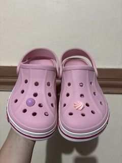 (Category: ) located in . Submitted by littlebooythriftstore (Listing ID 1467935827, Image 1). Description: .